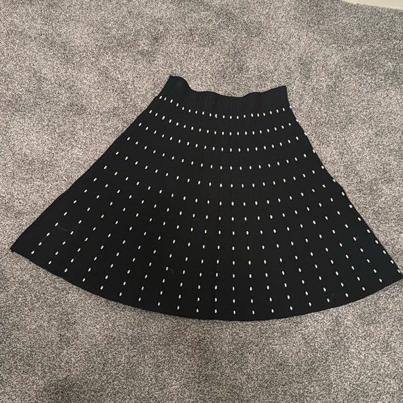 Max Studio High waisted Skirt - Picture 2 of 5